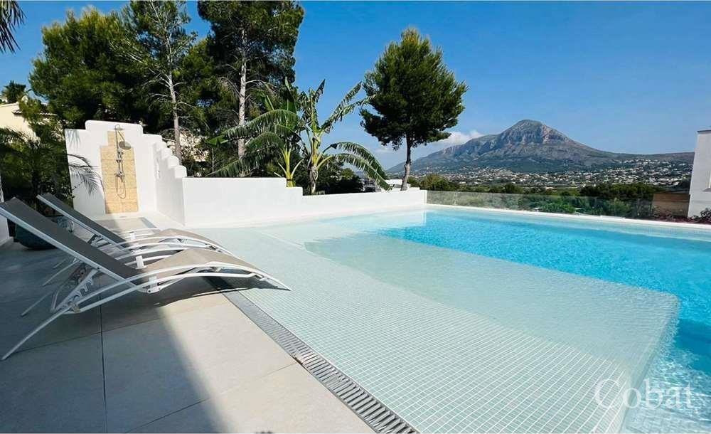 Villa For Sale in Javea - 1,175,000€ - Photo 2