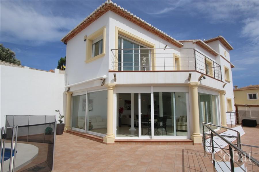 Villa For Sale in Calpe - 675,000€ - Photo 1