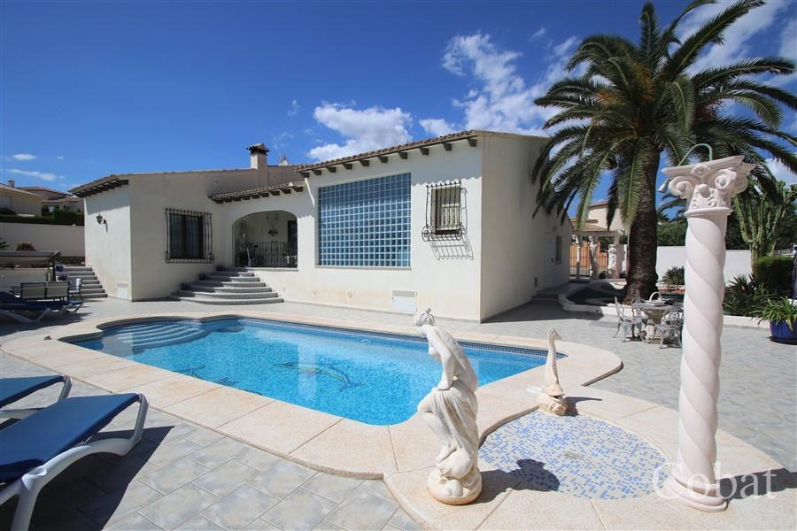 Villa For Sale in Calpe - 499,000€ - Photo 1