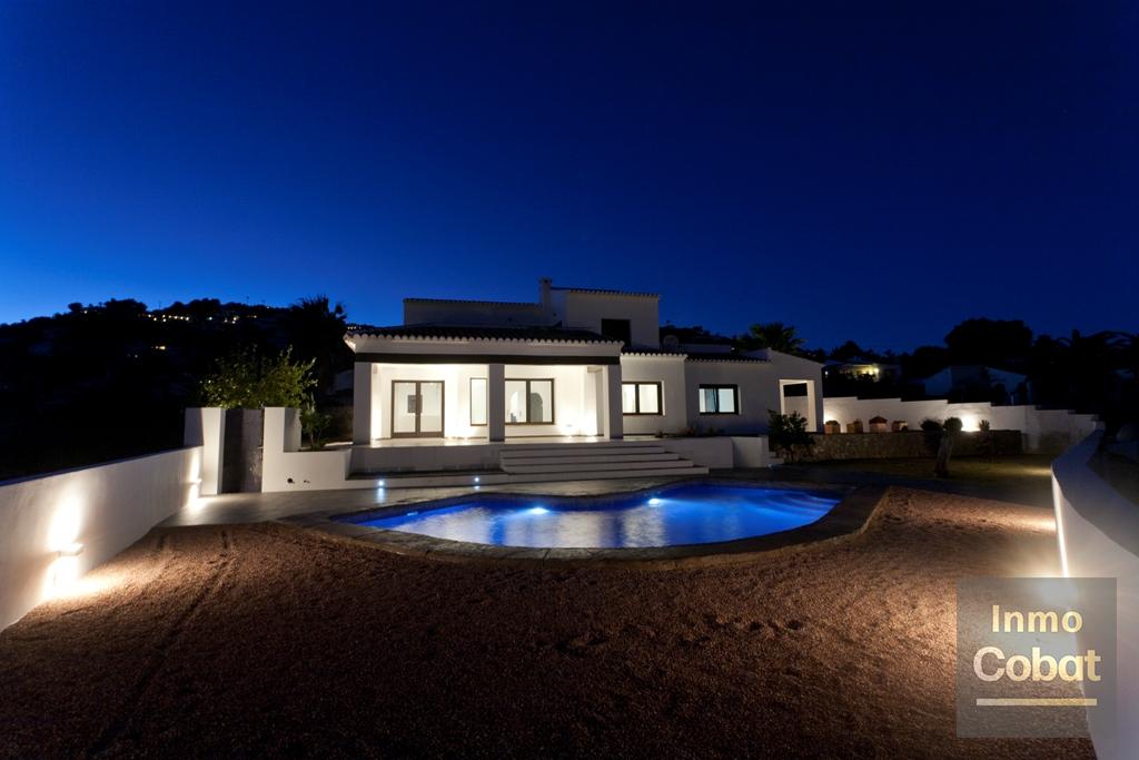 Luxury Villa For Sale in Moraira - 1,400,000€ - Photo 2